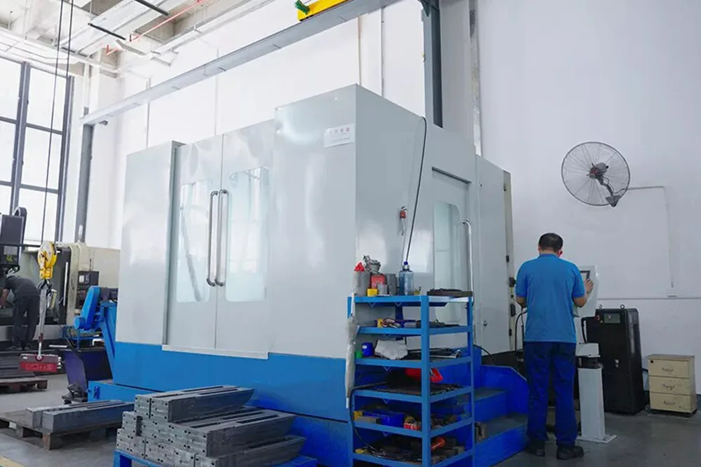 Beim Gewindeschneiden von Sacklöchern treten häufig Probleme auf.